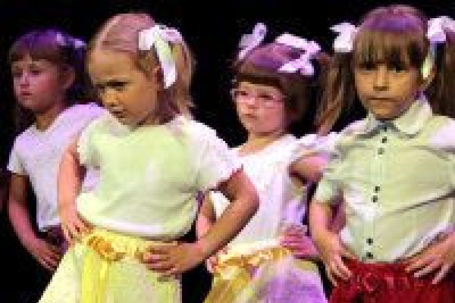 dziewczynka tancerka