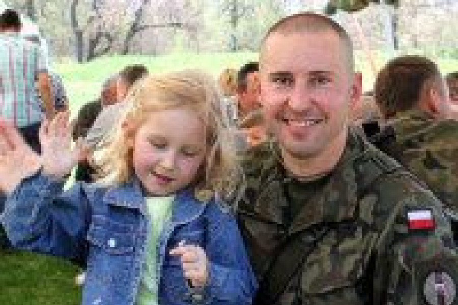 żołnierz dziewczynka