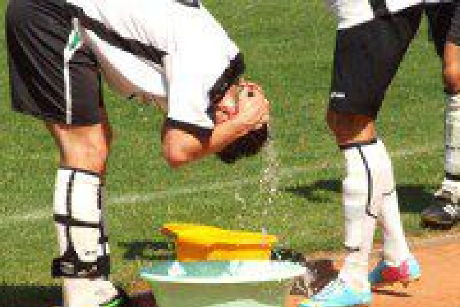 piłkarz upał woda bks