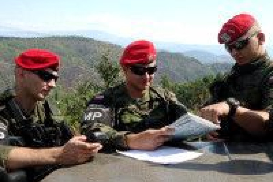 żołnierz patrol kosowo