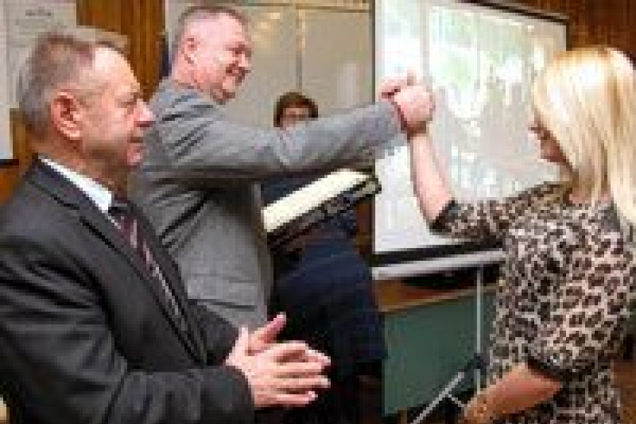 urzędnik uczestniczka projekt