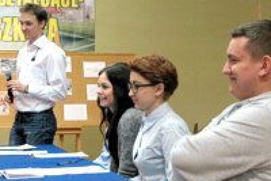 uczeń uczennica debata