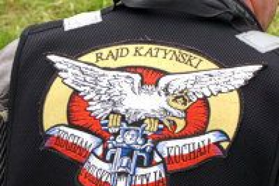 motocyklista kurtka napis rajd katyński