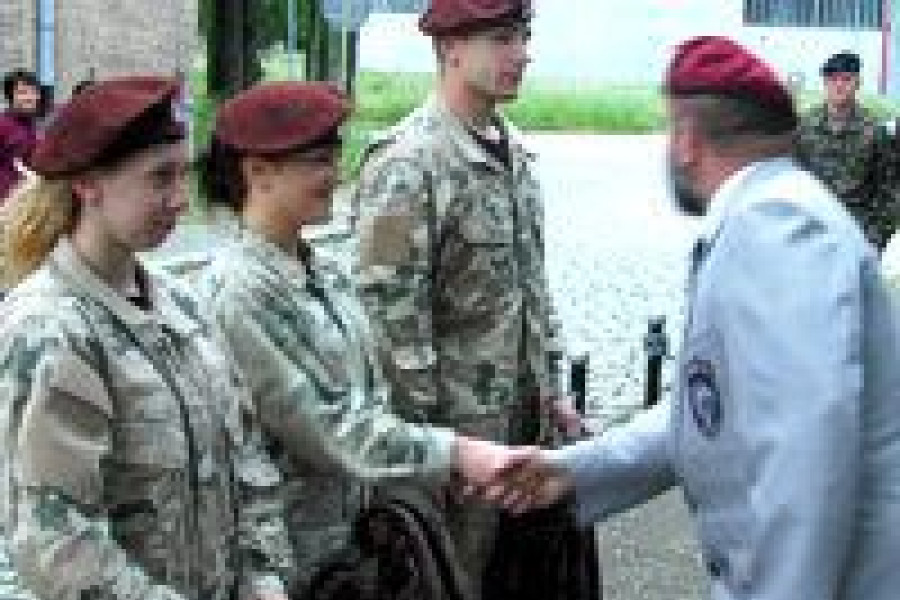 żołnierz uczeń uczennica