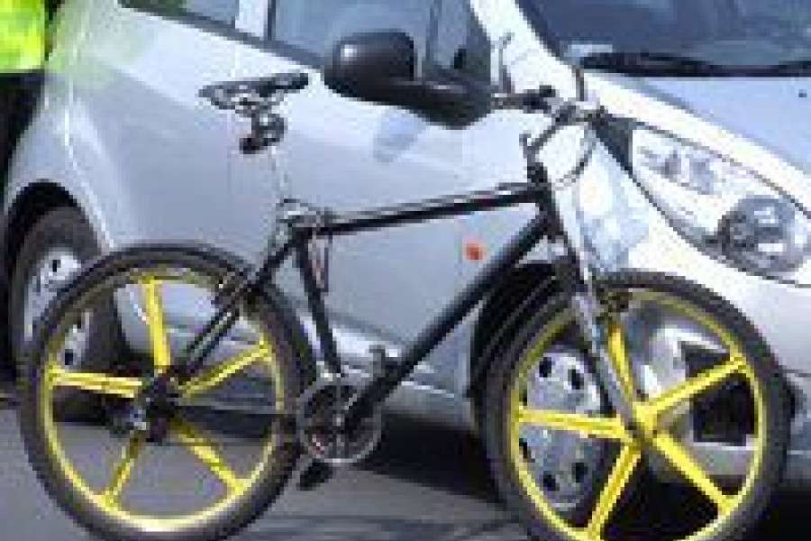 rower potrącenie targowisko