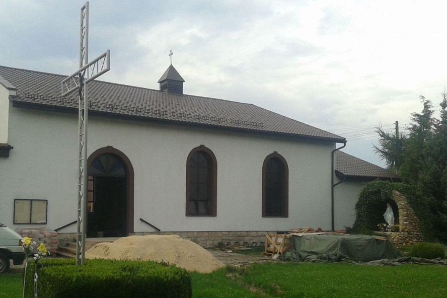 kościół  łaziska  remont