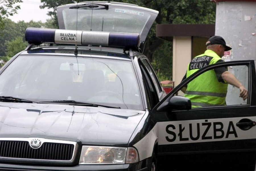 służba celna samochód