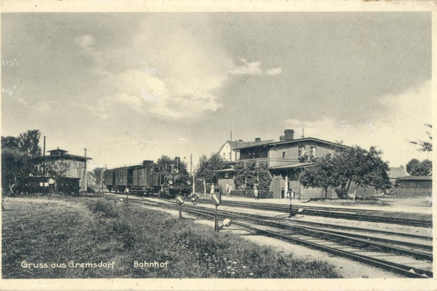 stacja kolejowa gromadka