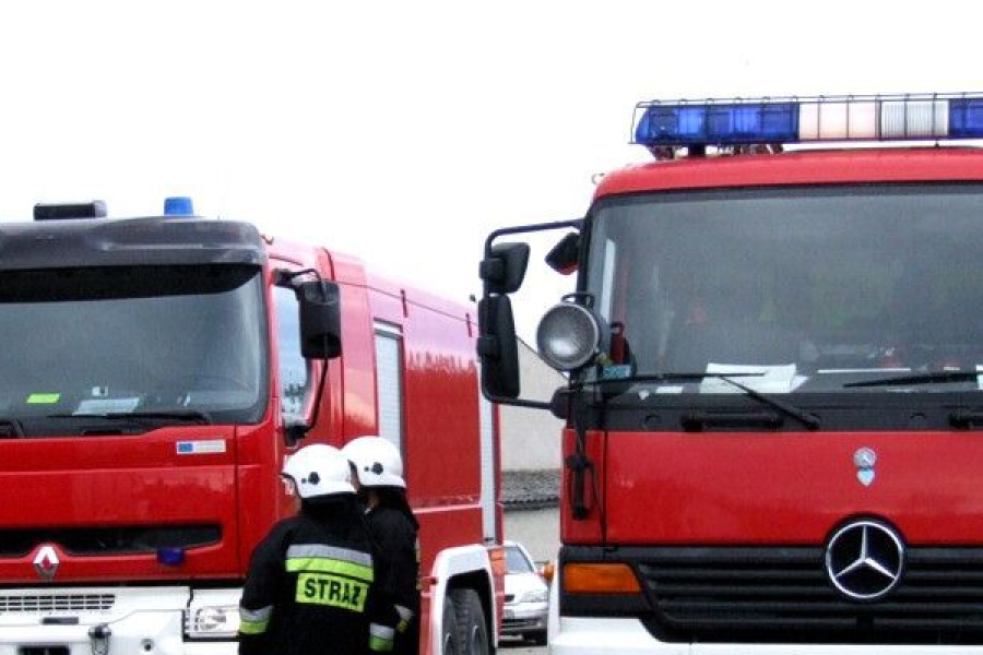 strażak wóz strażacki straż pożarna