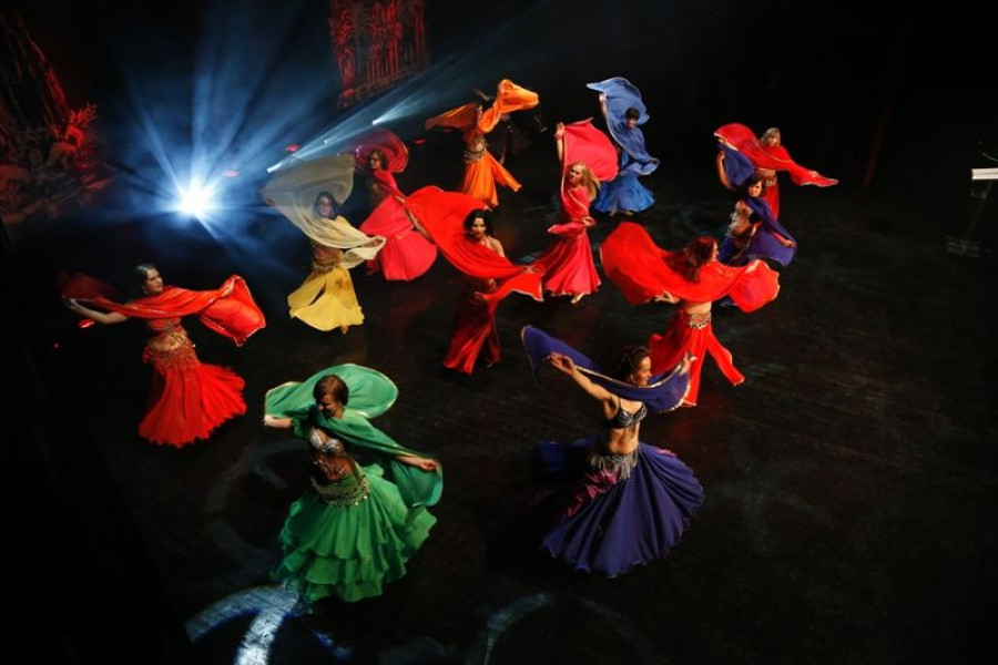 taniec tancerki scena