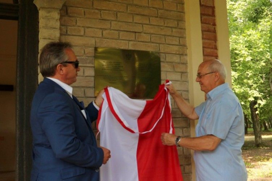 piotr roman flaga polska valpowo