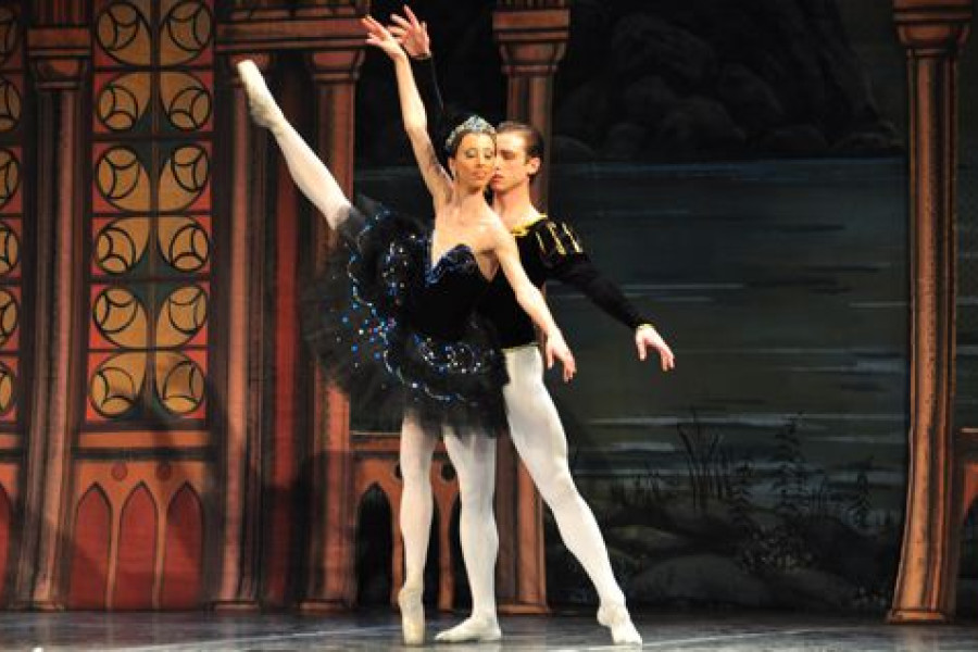 balet jezioro łabędzie