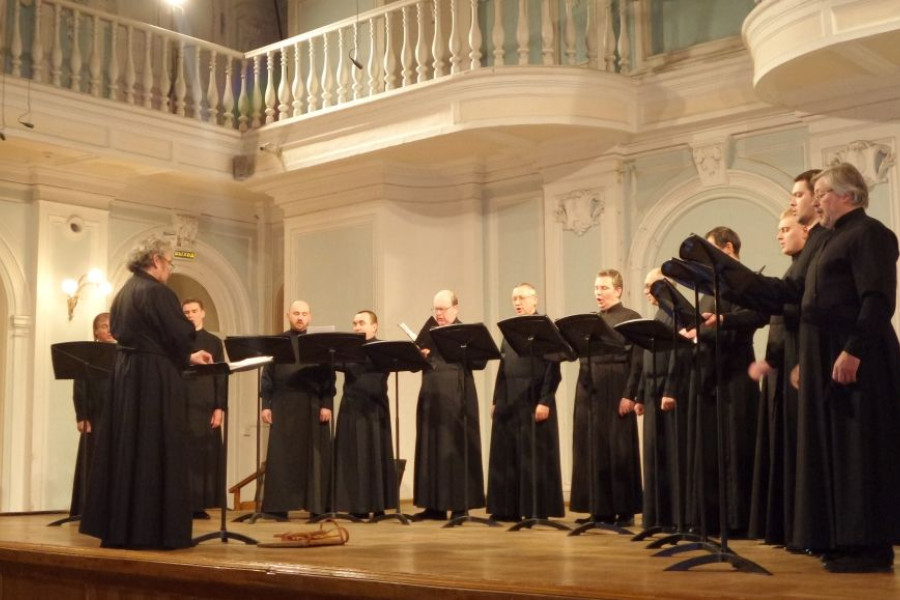 mężczyźni kościół