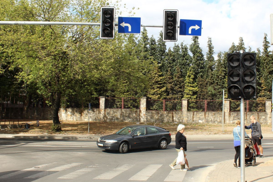 sygnalizacja carrefour przejście