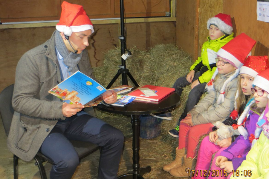 dzieci mikołaj czytanie