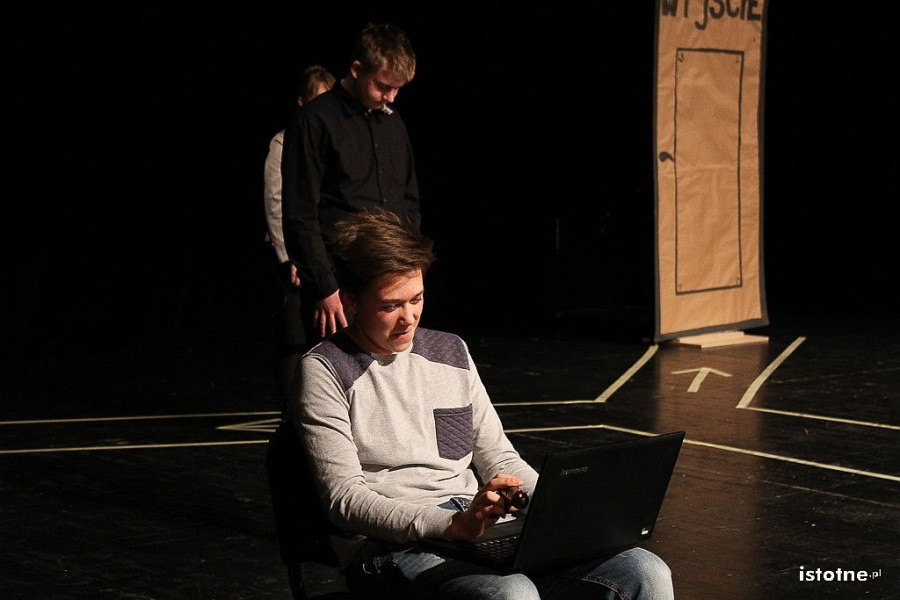 spektakl teatr gimnazjum nr 2