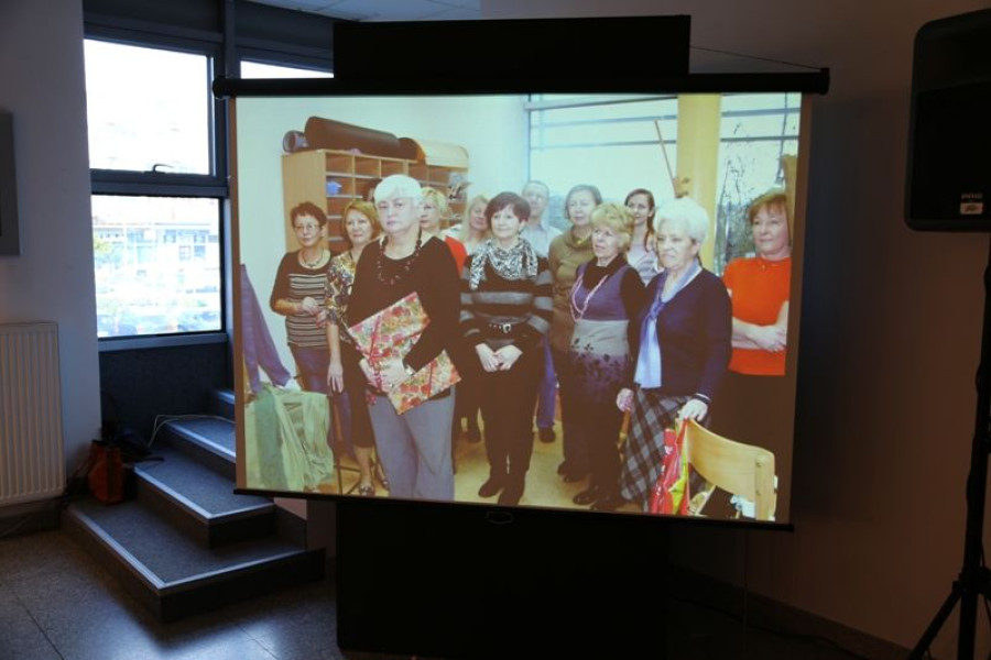 ludzie  wystawa  zdjecie