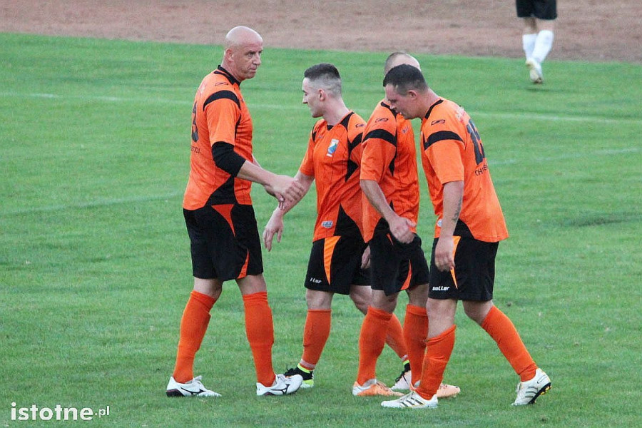 ks stare jaroszowice twardy świętoszów mecz