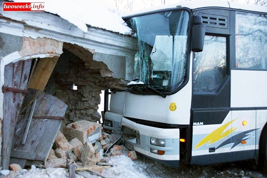 autobus wypadek wleń