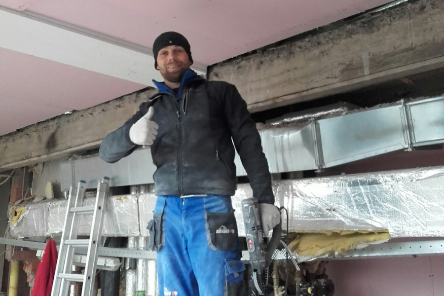 pracownik mężczyzna