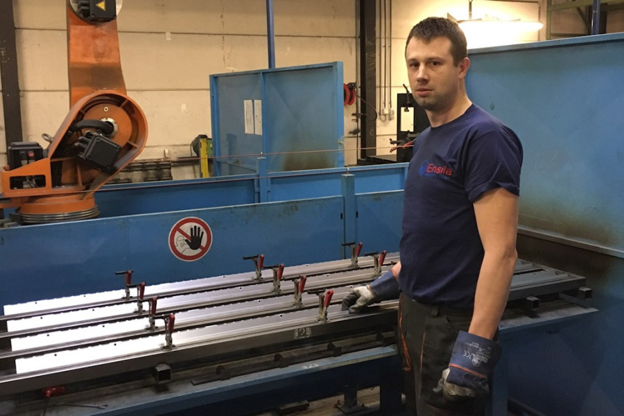 pracownik mężczyzna