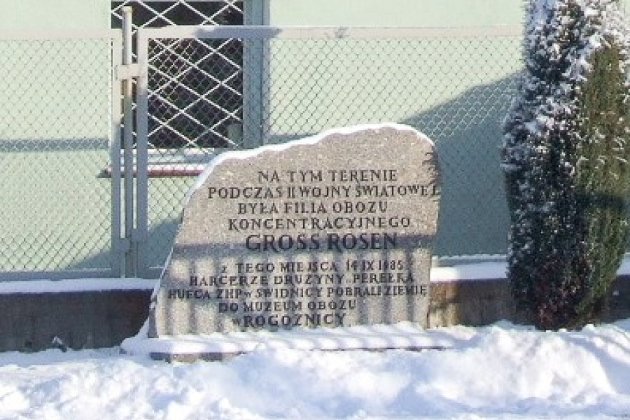 pomnik gross-rosen