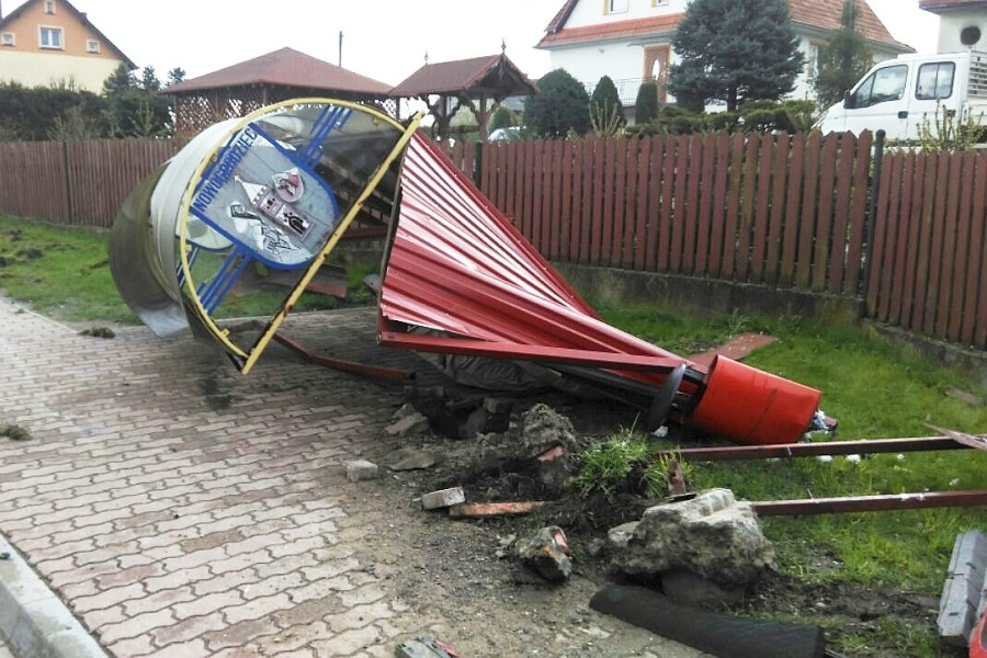 wiata czerna wypadek