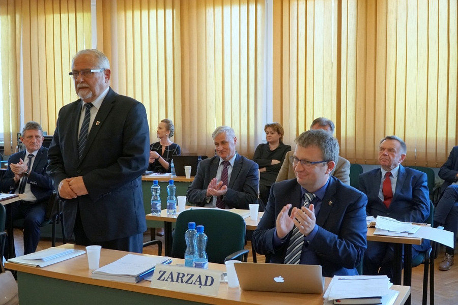 zarząd powiatu absolutorium