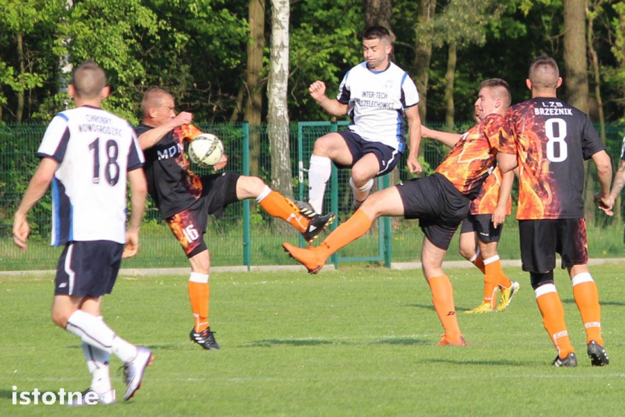 chrobry nowogrodziec  lzs brzeźnik