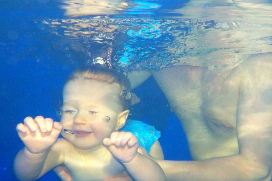 niemowlak pływanie kurs