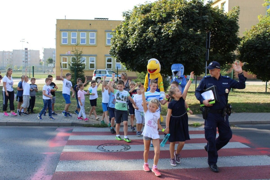 mrówka dzieci policja