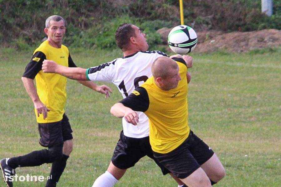 twardy świętoszów gks iwiny