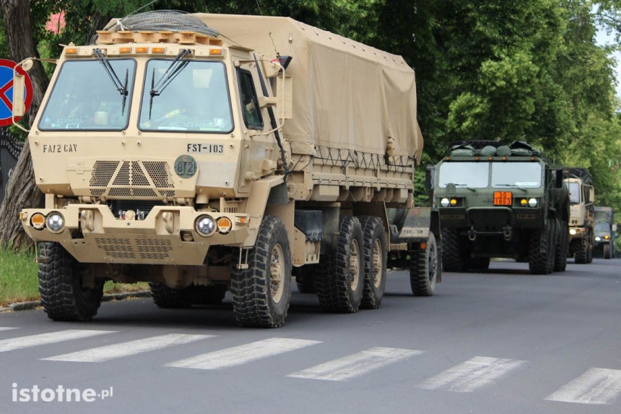 us army pojazd kolumna