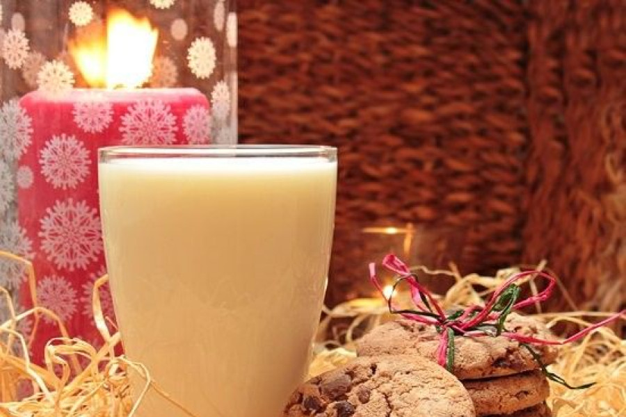 szklanka stół świeczka