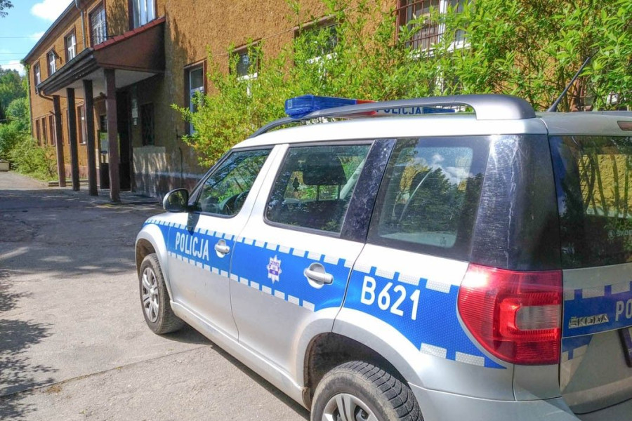 radiowóz policja budowlanka