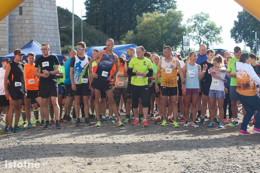 bieg jesień wiadukt