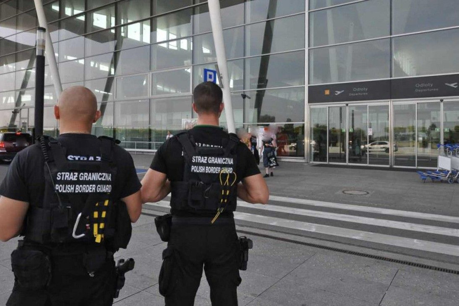straż graniczna lotnisko wrocław
