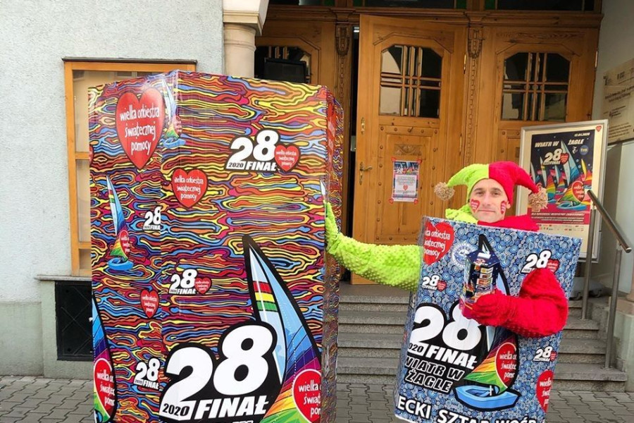 człowiek puszka zbiórka