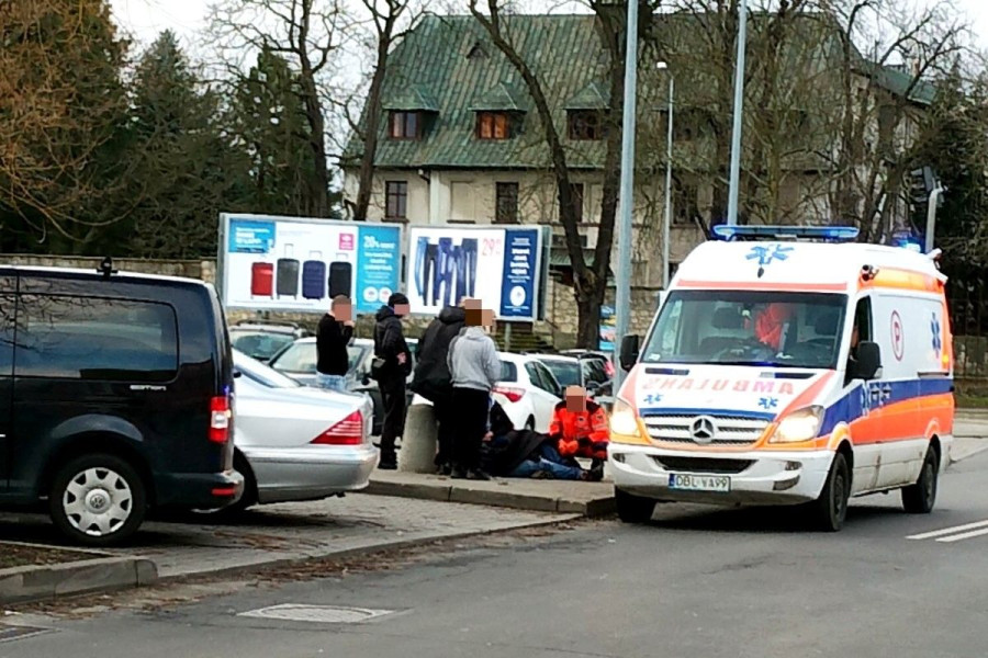 potrącenie pieszy carrefour