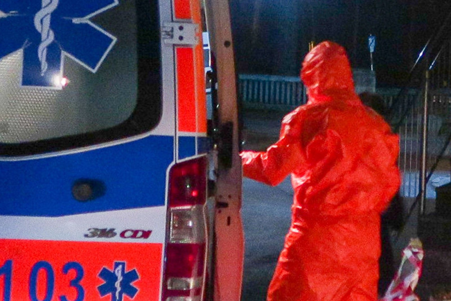 koronawirus karetka ratownik