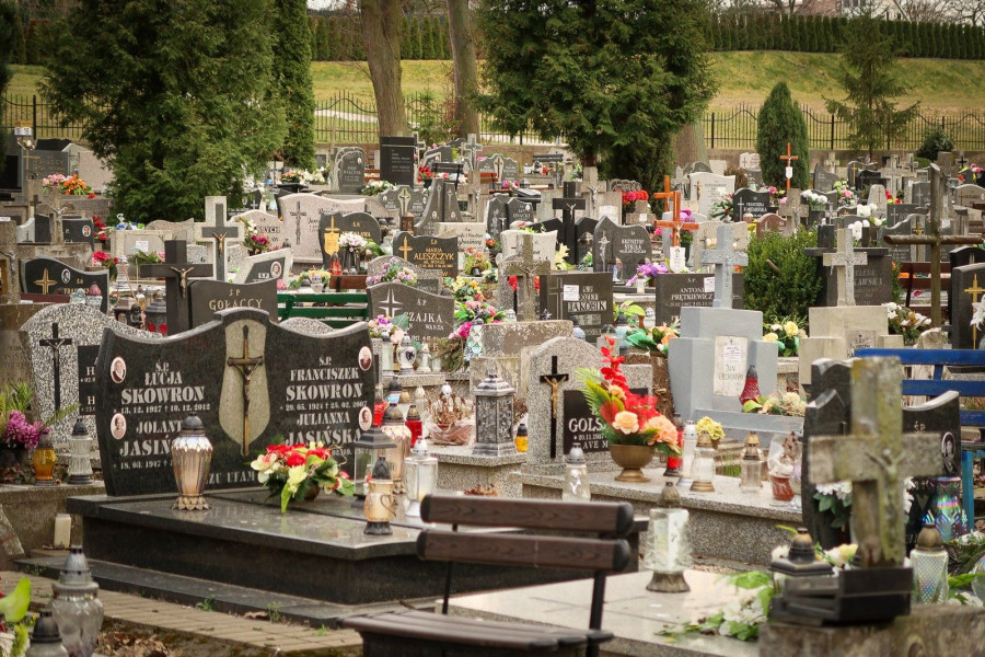 cmentarz nagrobek