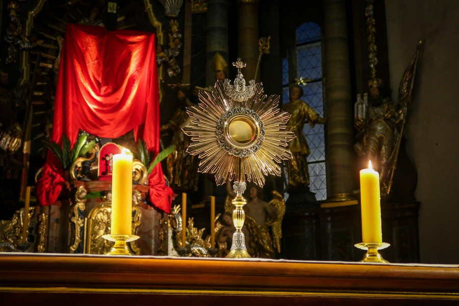 monstrancja kościół