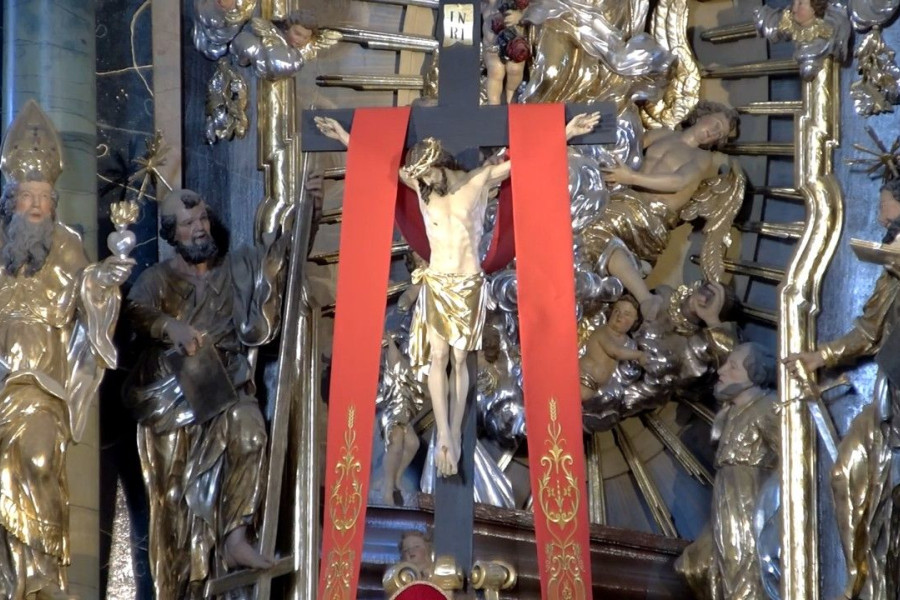 jezus krzyż bazylika