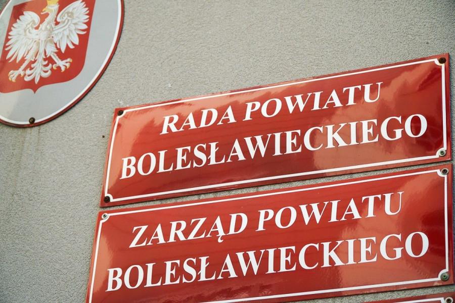 Napis Rada Zarząd Powiatu Bolesławieckiego