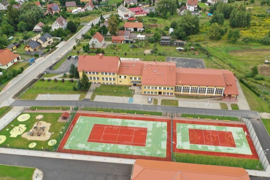 bożejowice szkoła boisko