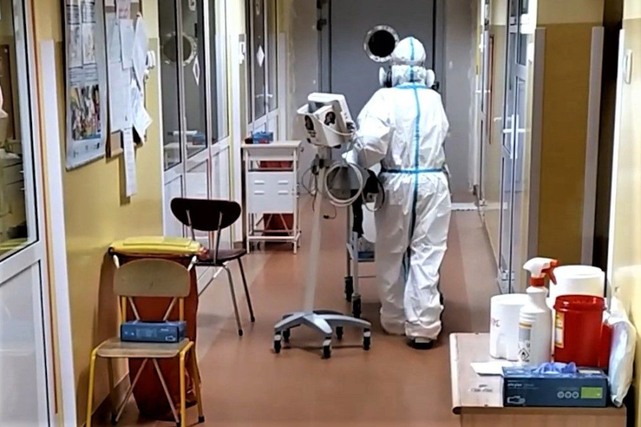 koronawirus szpital respirator