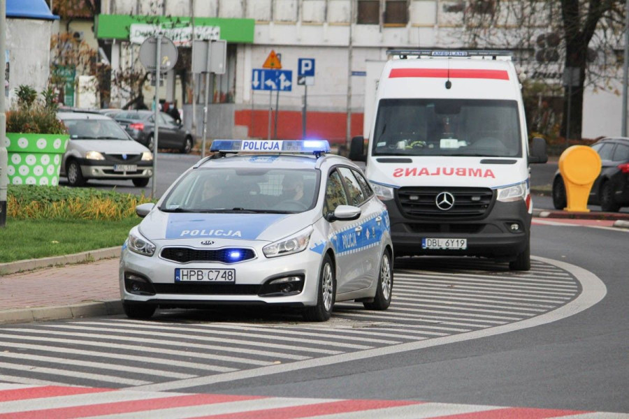 potrącenie radiowóz karetka