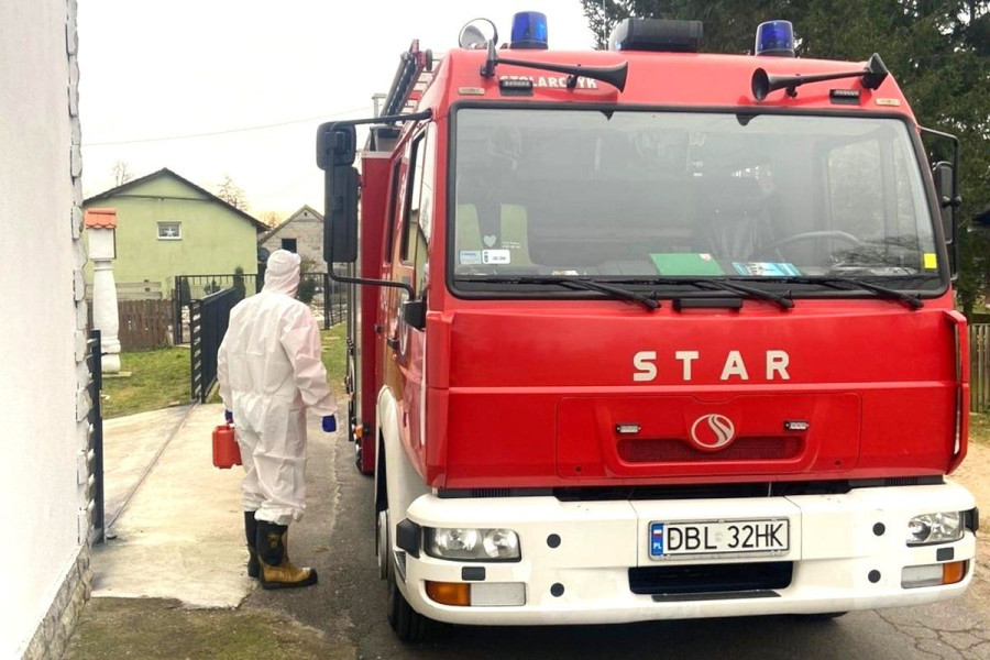 wóz strażacki strażak