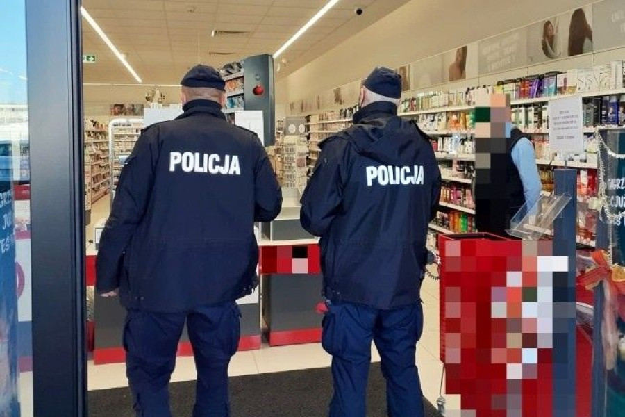 policjant kontrola sklep