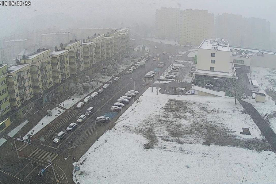 śnieg plac popiełuszki kamera